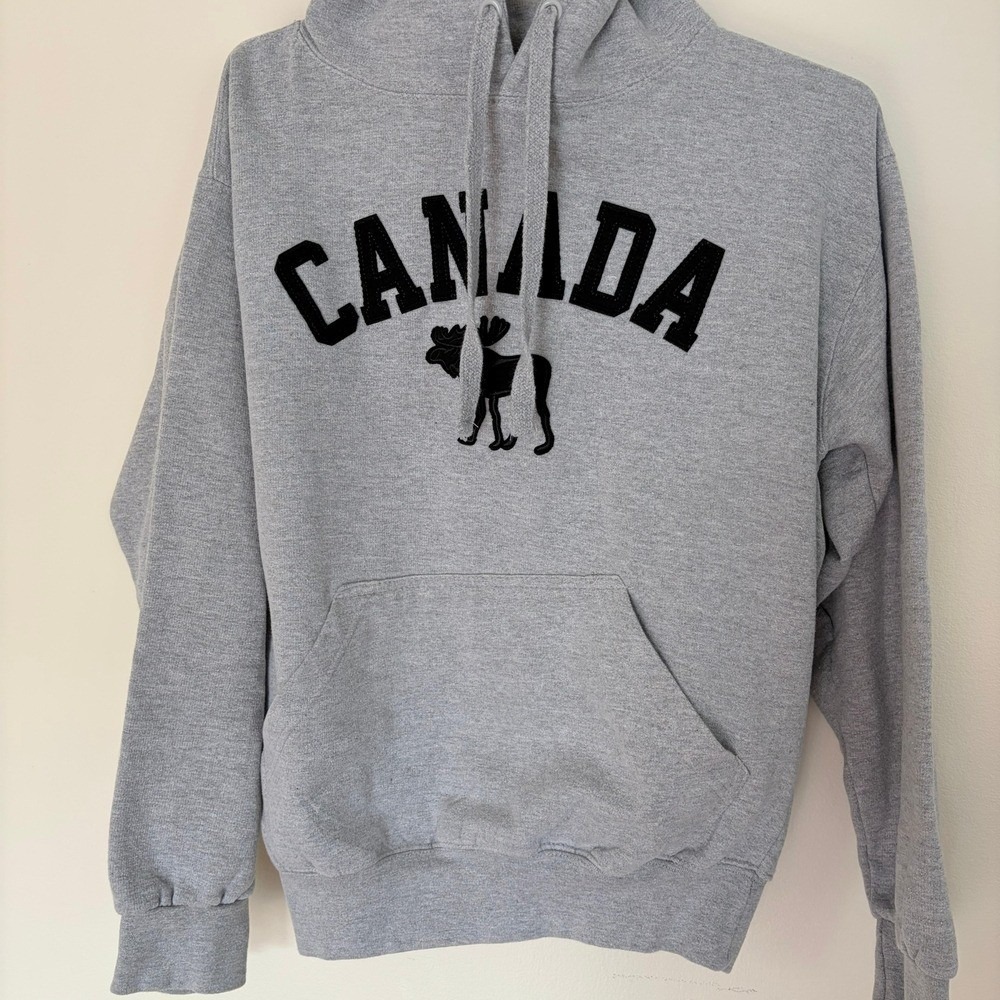 River Wear Hoodie Unisex Small Gray Canada Moose Souvenir Graphic Cozy Fleece